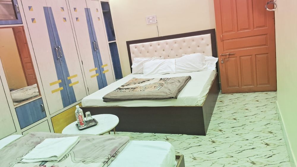 203,4 bed occupancy A.C || Safar Sarthi